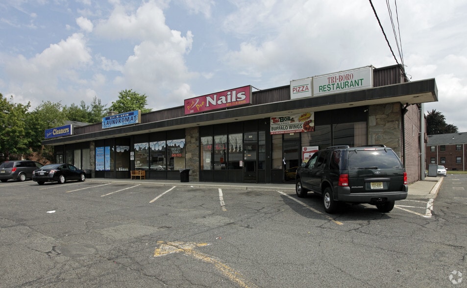 95-105 Essex St, Maywood, NJ for lease - Building Photo - Image 2 of 2