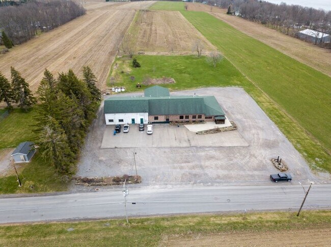 Plus de détails pour 7056 Standpipe Rd, Perry, NY - Commerce de détail à vendre