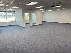 1011 SW Klickitat Way, Seattle, WA for lease Interior Photo- Image 1 of 4