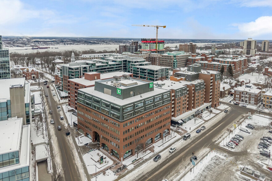 1150 Rue De Claire-Fontaine, Québec, QC à louer - Photo du bâtiment - Image 2 de 11