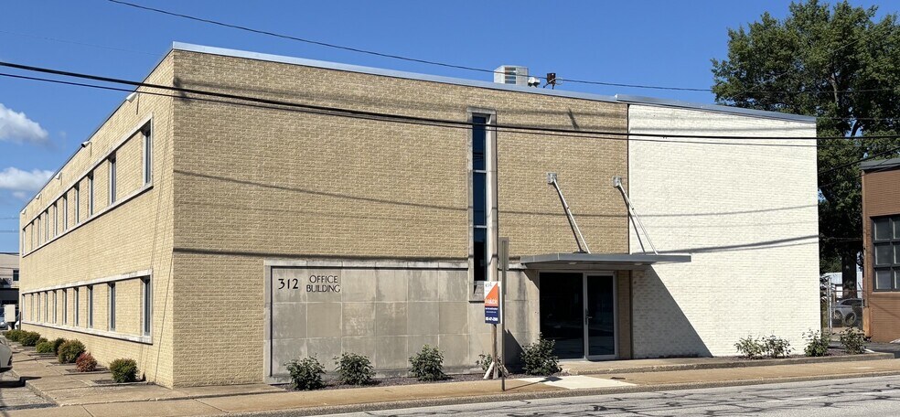 312-314 Martin Luther King Jr Blvd, Evansville, IN for sale - Building Photo - Image 2 of 19
