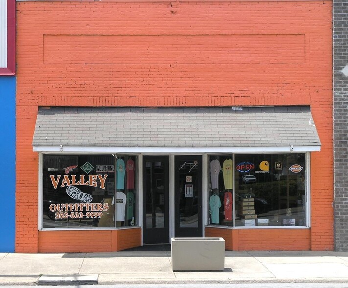 923 Roanoke Ave, Roanoke Rapids, NC for sale - Building Photo - Image 2 of 13