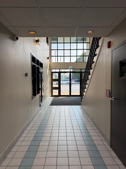 303 Market St, Kingston, PA à louer - Hall d’entrée - Image 3 de 3