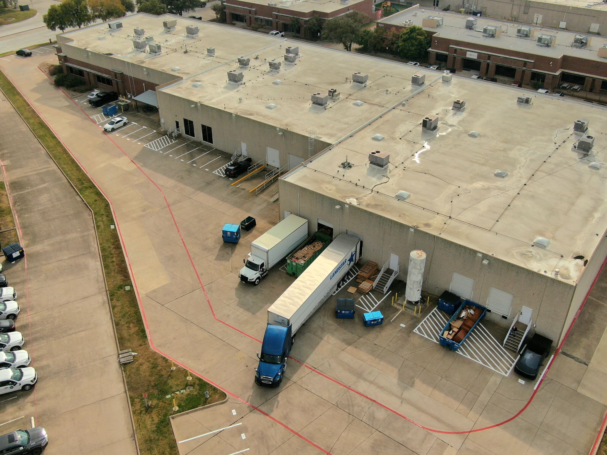 1620 Valwood Pky, Carrollton, TX à vendre Photo principale- Image 1 de 25