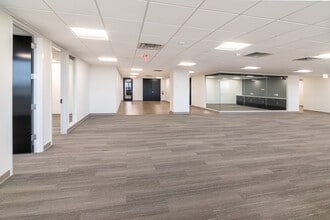 3701 Algonquin Rd, Rolling Meadows, IL for lease Building Photo- Image 2 of 7