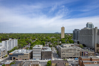 110 Eglinton Ave W, Toronto, ON - Aérien  Vue de la carte