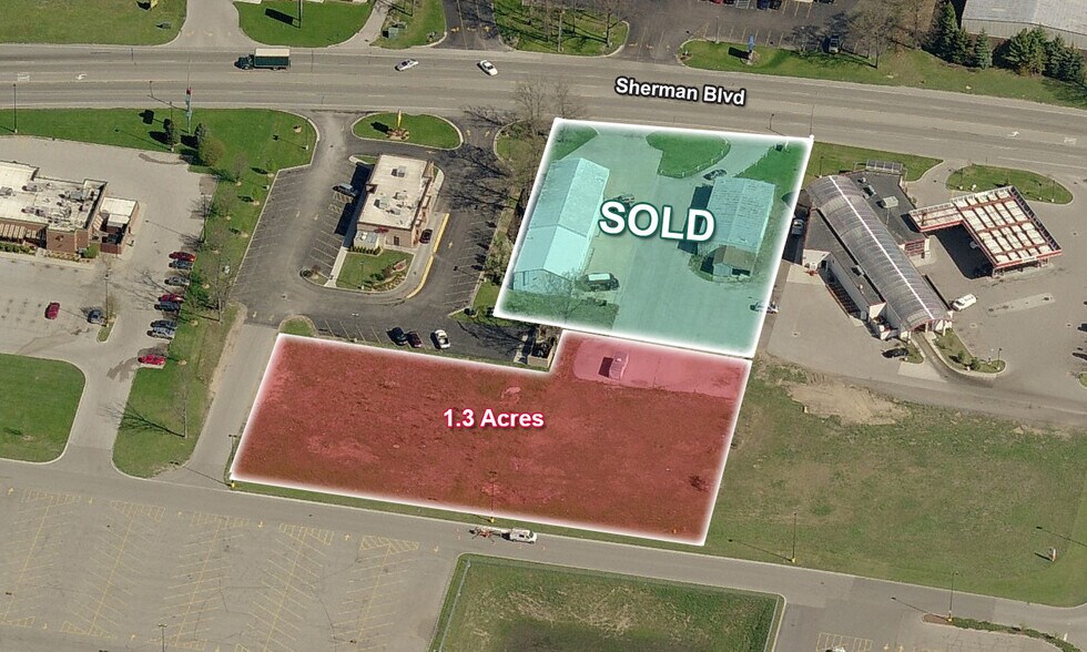 E Sherman Blvd, Muskegon, MI à vendre - Aérien - Image 1 de 6