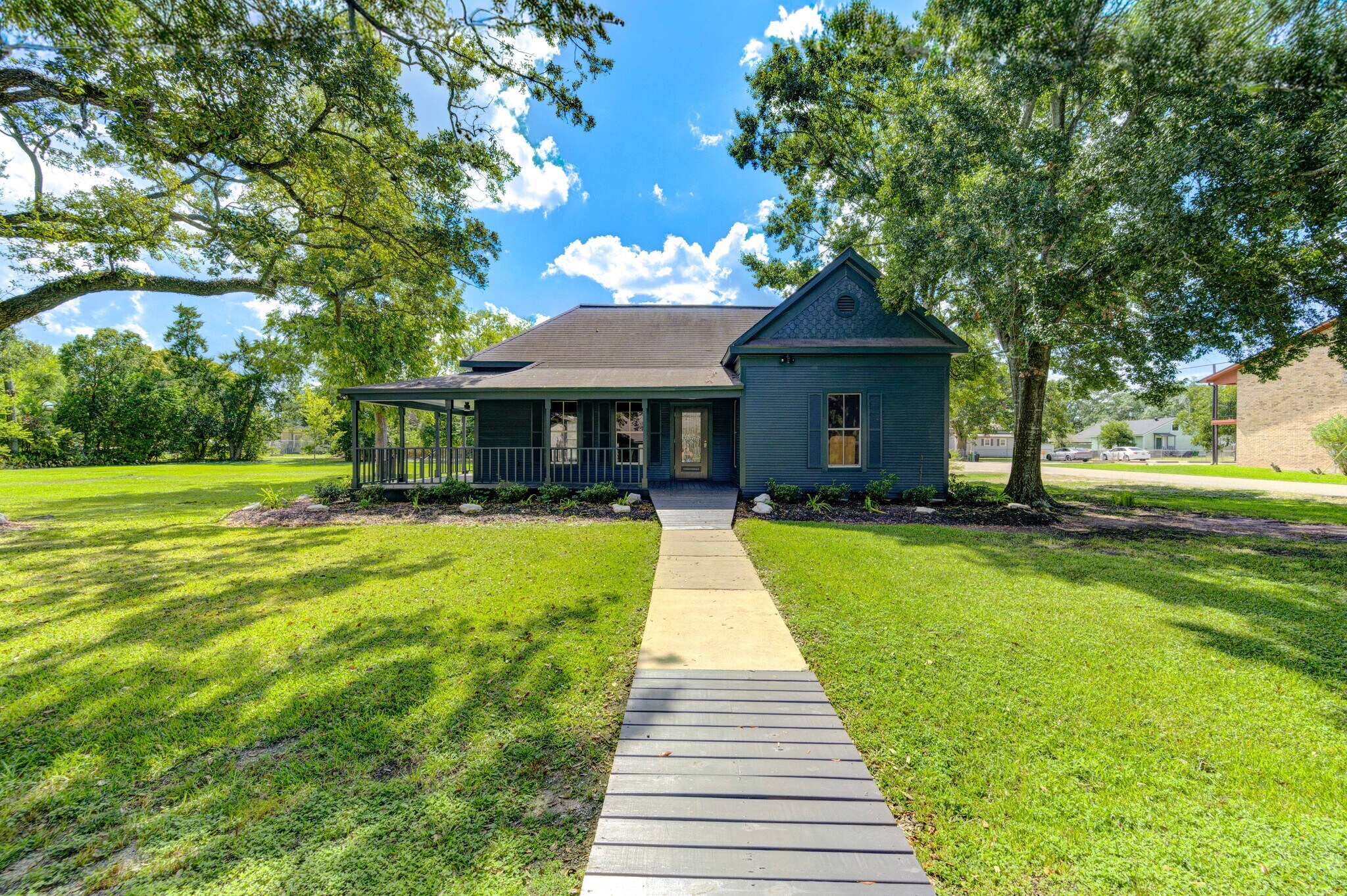 602 E Myrtle St, Angleton, TX à vendre Photo du bâtiment- Image 1 de 29
