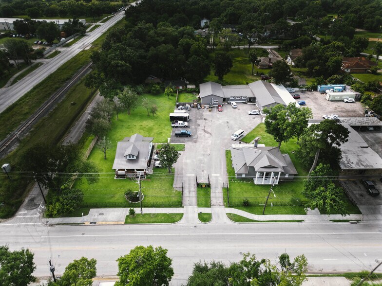 8432 Park Place Blvd, Houston, TX à vendre - Photo du bâtiment - Image 2 de 31