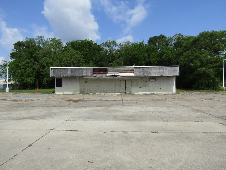900 Jefferson Ter, New Iberia, LA for sale - Building Photo - Image 1 of 9