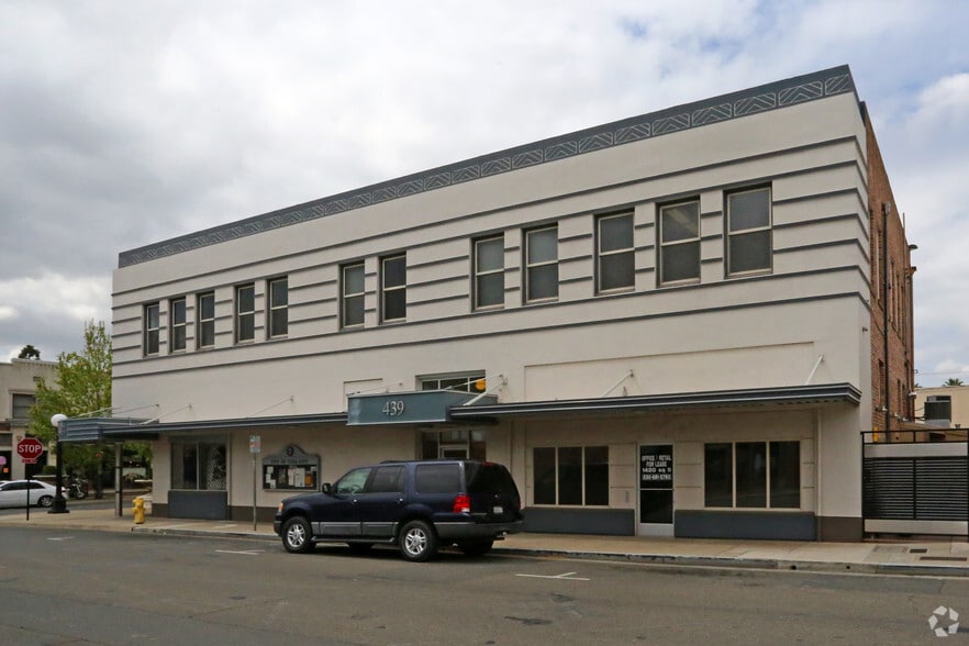 439 Center St, Yuba City, CA à louer - Photo du bâtiment - Image 2 de 8