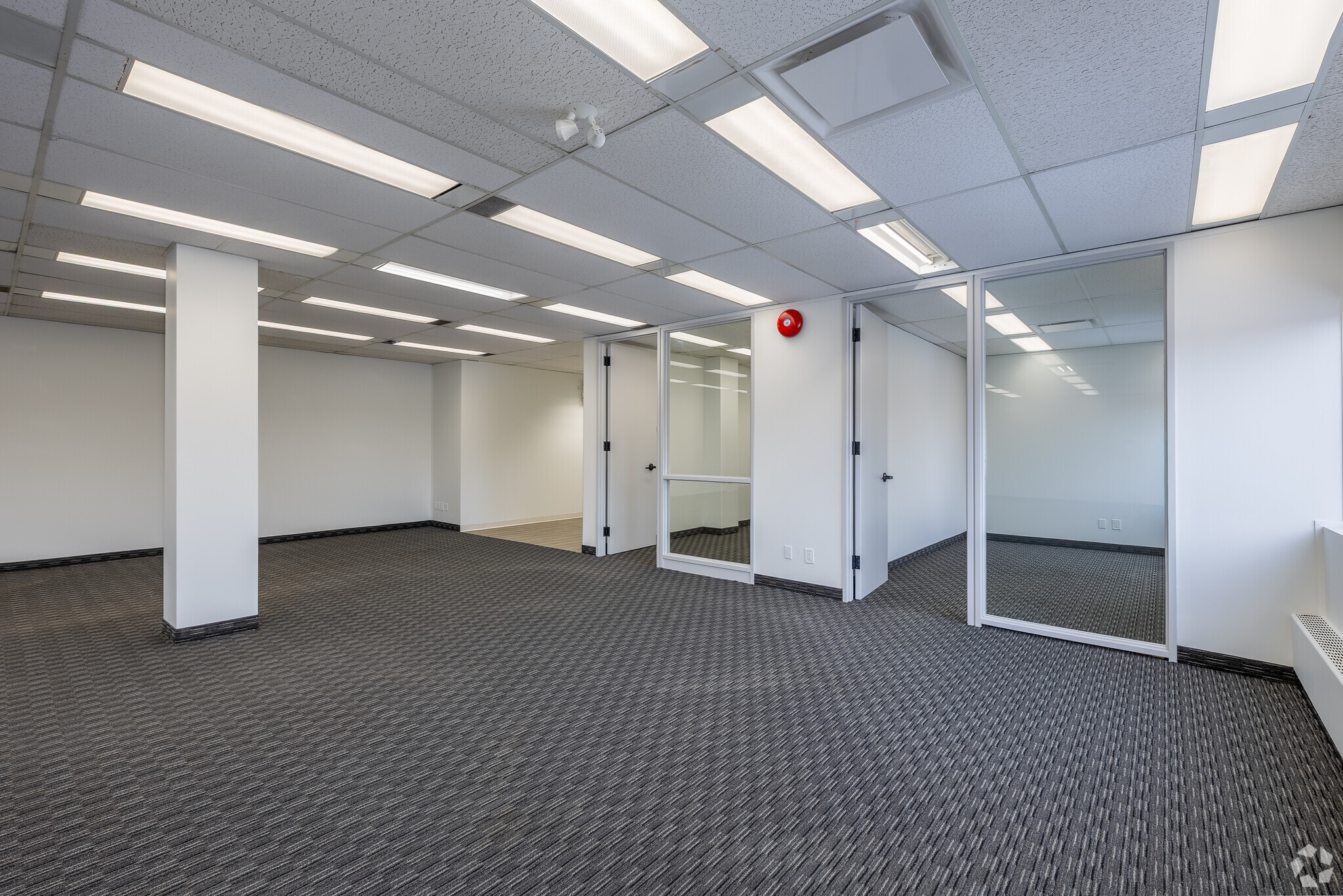 1121 Centre St NW, Calgary, AB à louer Photo intérieure- Image 1 de 3