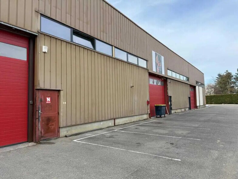Flex in Trévoux for lease - Building Photo - Image 1 of 7