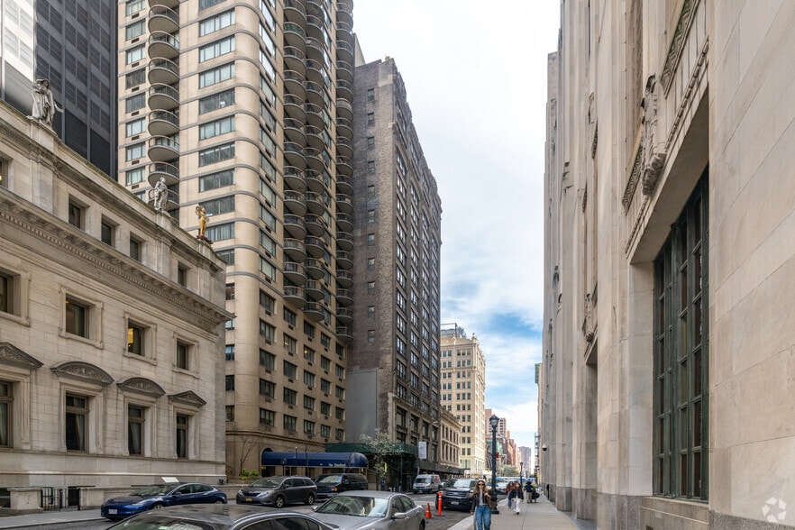 352 Park Ave S, New York, NY for lease - Building Photo - Image 3 of 5