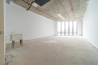 124-28 Queens Blvd, Kew Gardens, NY à louer Photo du bâtiment- Image 2 de 4