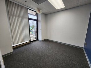 6380 Flank Dr, Harrisburg, PA à louer Photo intérieure- Image 2 de 7