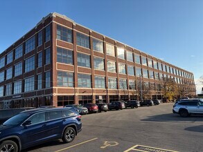 2550 University Ave W, Saint Paul, MN à louer Photo intérieure- Image 2 de 4