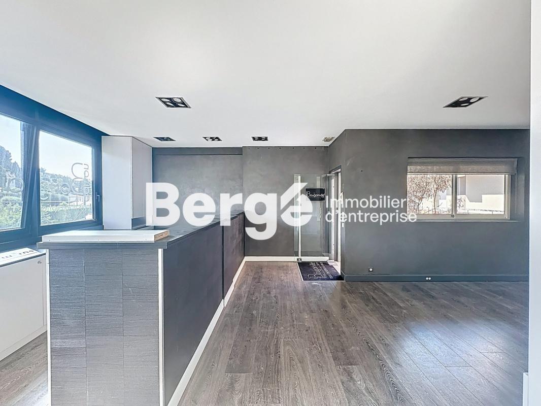 Office in Le Cannet for sale Building Photo- Image 1 of 13