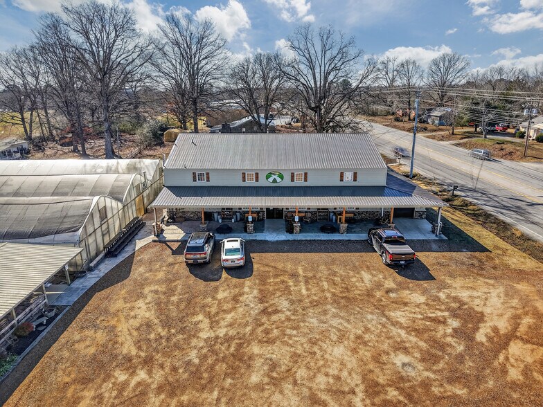 2668 Huntsville Hwy, Fayetteville, TN à vendre - Photo du bâtiment - Image 2 de 55