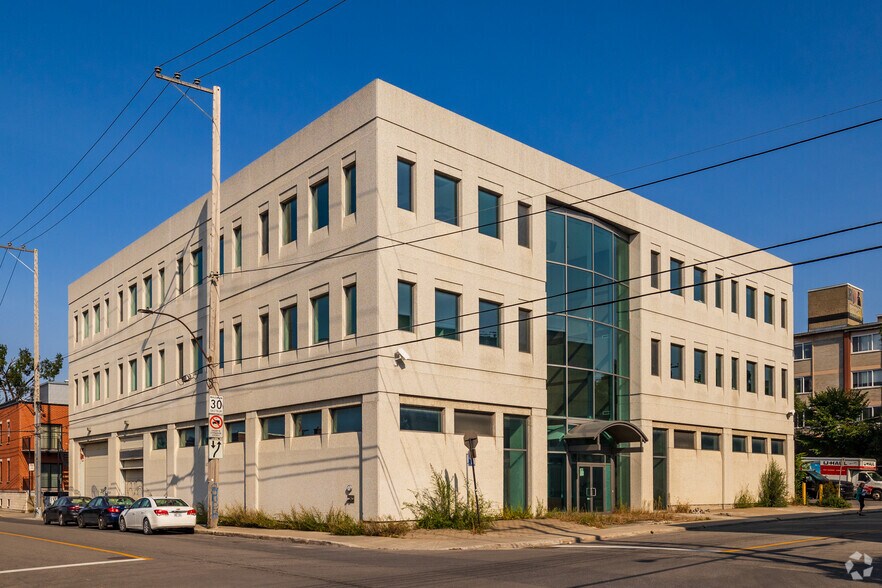 8899 Av du Parc, Montréal, QC for sale - Building Photo - Image 1 of 1