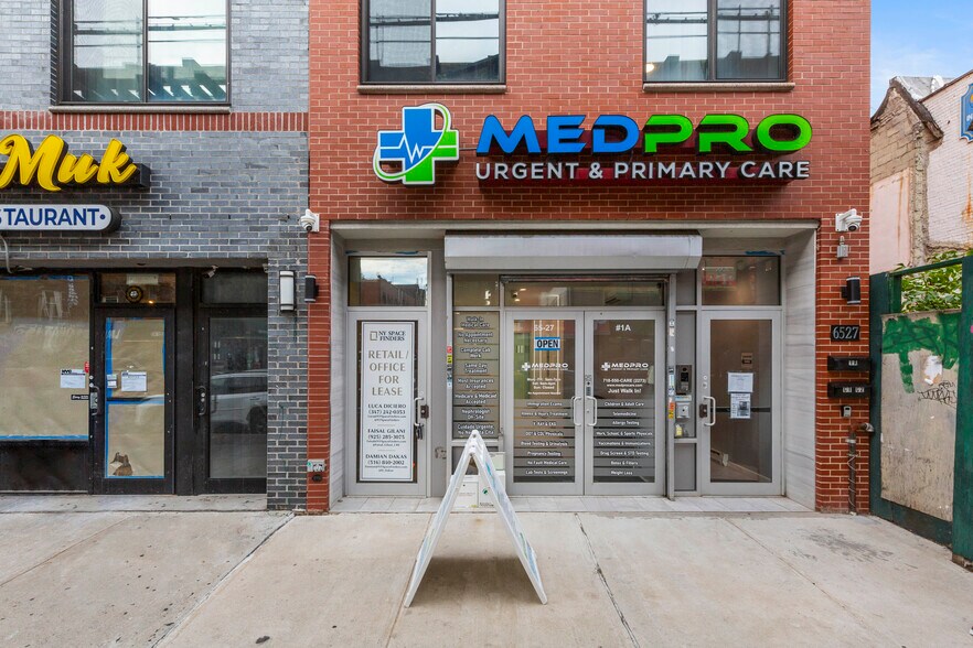 6527 Roosevelt Ave, Woodside, NY à louer - Photo du bâtiment - Image 2 de 4