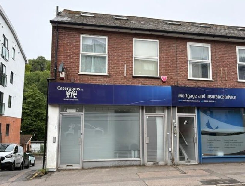 77 Croydon Rd, Caterham for lease Building Photo- Image 1 of 3