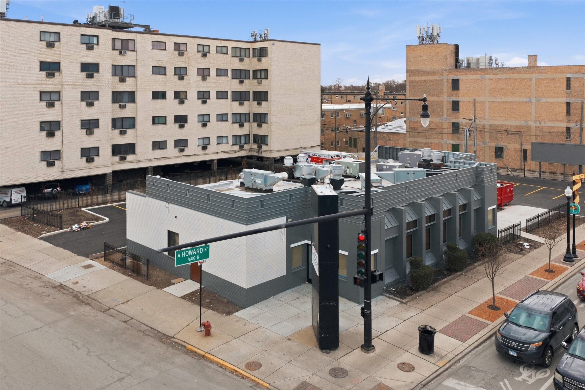 2201 W Howard St, Chicago, IL for lease Primary Photo- Image 1 of 46