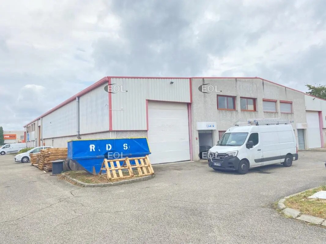 Flex in Chassieu for lease Building Photo- Image 1 of 11