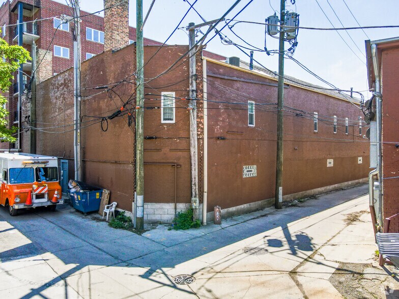 3245 Grove Ave, Berwyn, IL à louer - Photo du bâtiment - Image 2 de 4