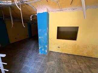 Plus de détails pour Multi-résidentiel à vendre