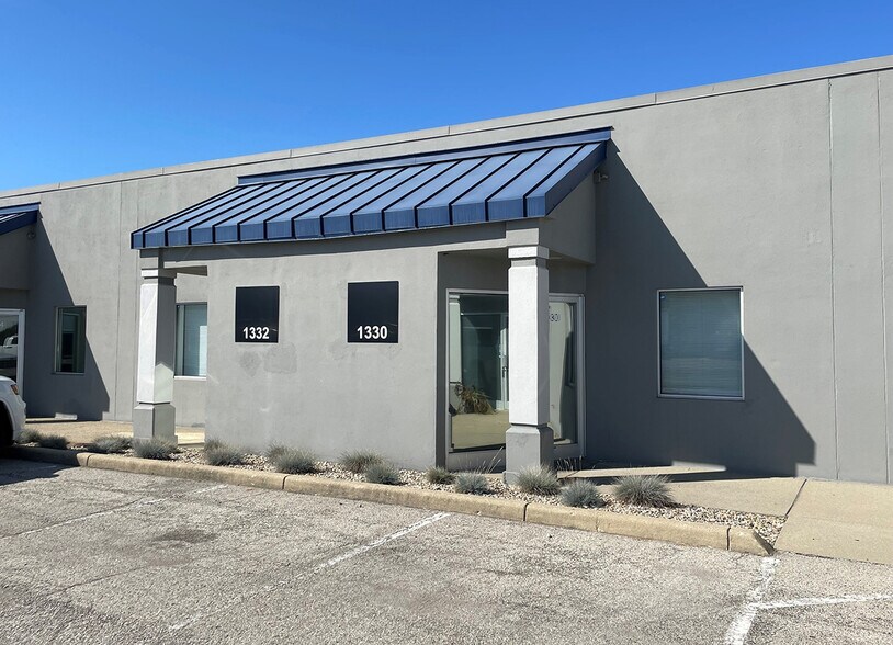 1322-1438 Sadlier Circle East Dr, Indianapolis, IN à louer - Photo du bâtiment - Image 2 de 4