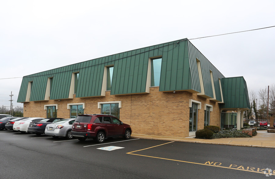 65 W Street Rd, Warminster, PA for lease - Building Photo - Image 3 of 12