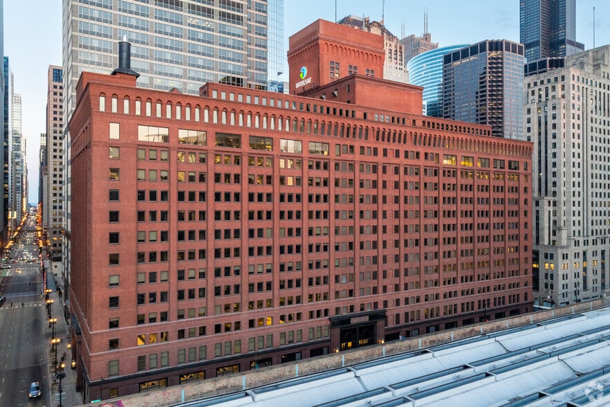 111 N Canal St, Chicago, IL for lease - Primary Photo - Image 1 of 37