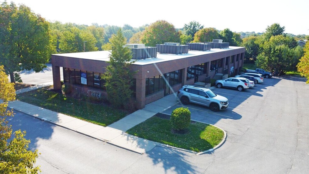 8730 Bourgade St, Lenexa, KS à vendre - Photo du bâtiment - Image 3 de 21