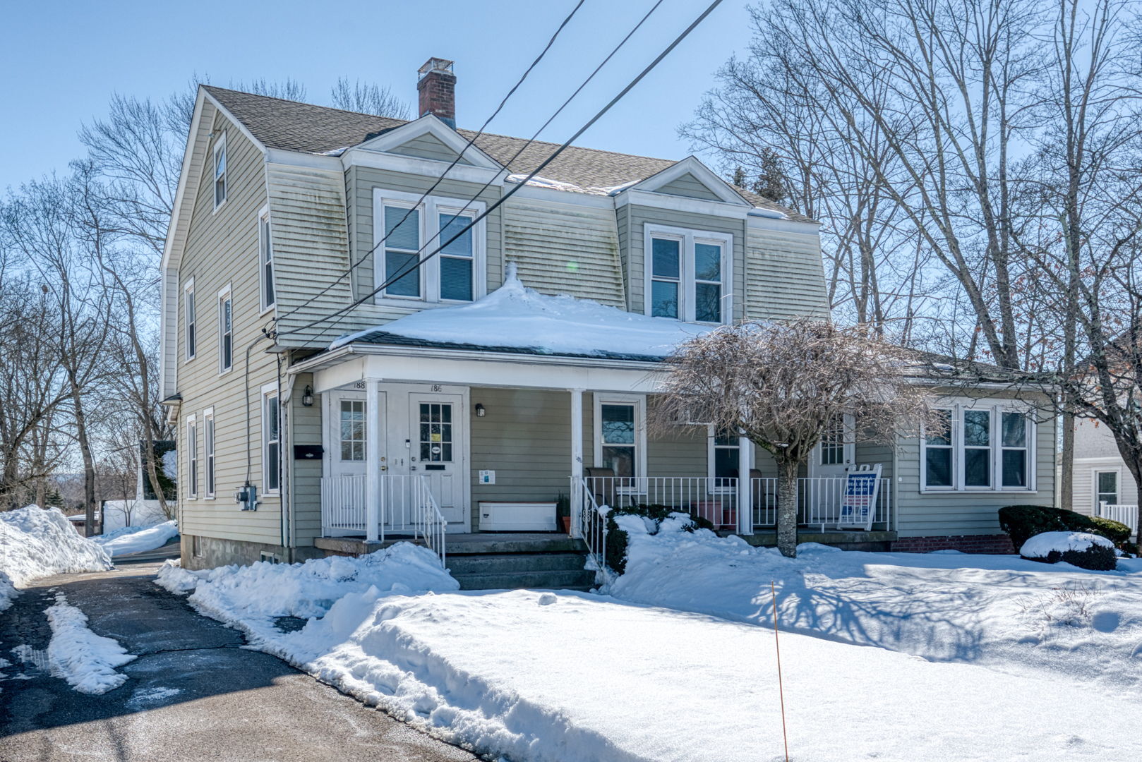 186-188 E Center St, Manchester, CT à vendre Photo principale- Image 1 de 10