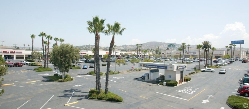661 Sweetwater Rd, Spring Valley, CA à louer - Photo du bâtiment - Image 3 de 14