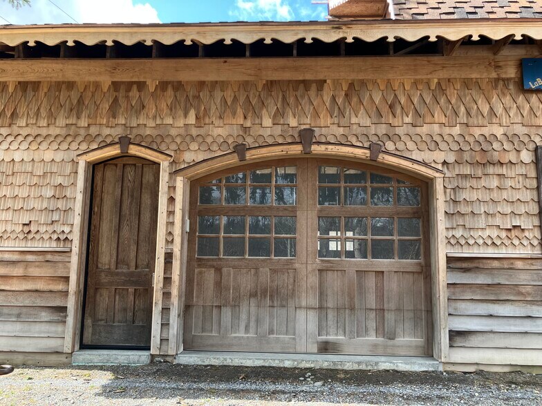 2985 Mill Pl, Sauquoit, NY à vendre - Photo du bâtiment - Image 2 de 33