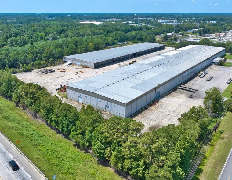 Rail-Served Heavy Industrial Warehouses portfolio of 2 properties for sale on LoopNet.ca - Building Photo - Image 2 of 10