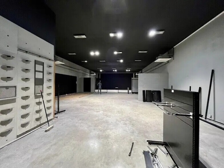 Retail in Bordeaux for lease - Interior Photo - Image 3 of 6