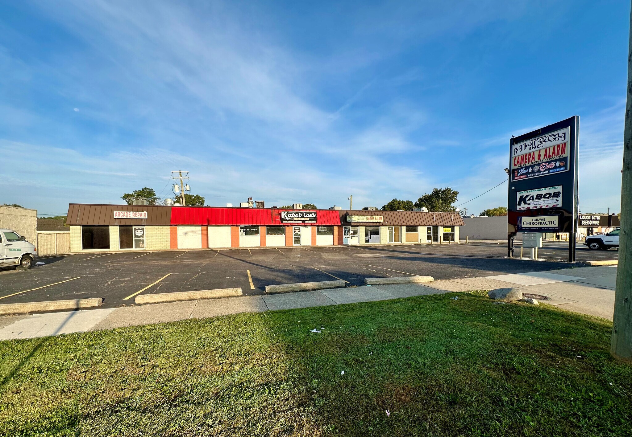 33123-33147 S Gratiot Ave, Clinton Township, MI à louer Photo principale- Image 1 de 4