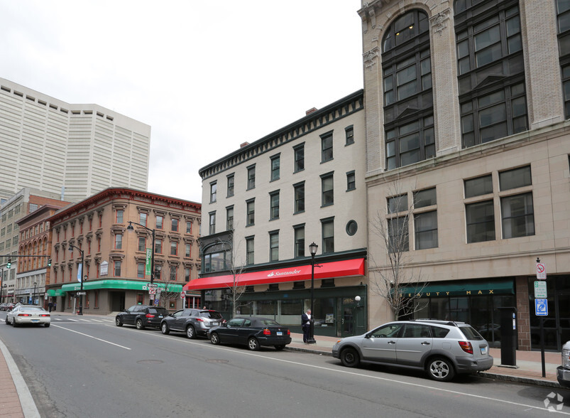 160 Trumbull St, Hartford, CT for lease - Building Photo - Image 2 of 4