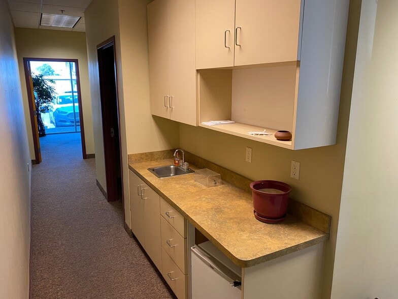 1972 E Baseline Rd, Tempe, AZ for lease - Interior Photo - Image 2 of 7