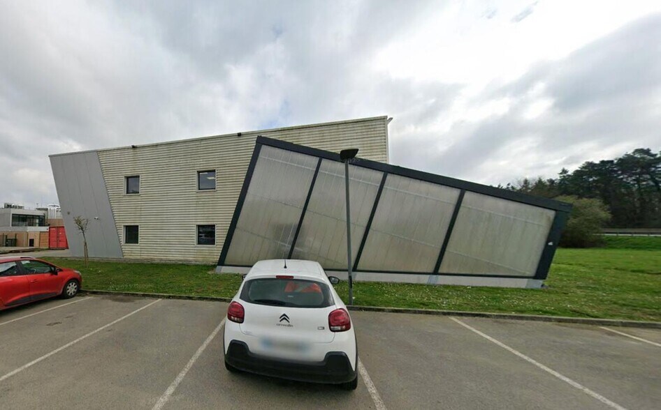 Flex dans Noyal-sur-Vilaine à louer - Photo du bâtiment - Image 2 de 2