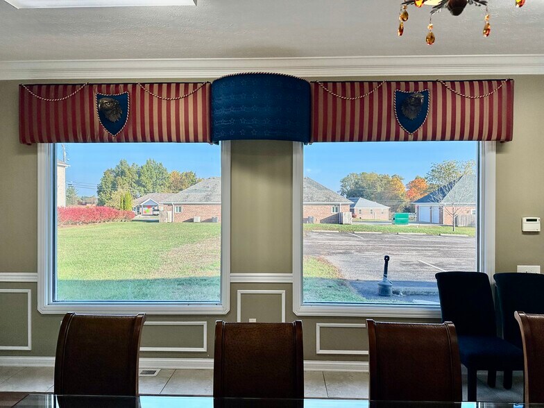 4675 N Dixie Hwy, Elizabethtown, KY à louer - Photo du bâtiment - Image 2 de 7