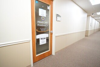 1327 Lake Pointe Pky, Sugar Land, TX for lease Interior Photo- Image 2 of 13