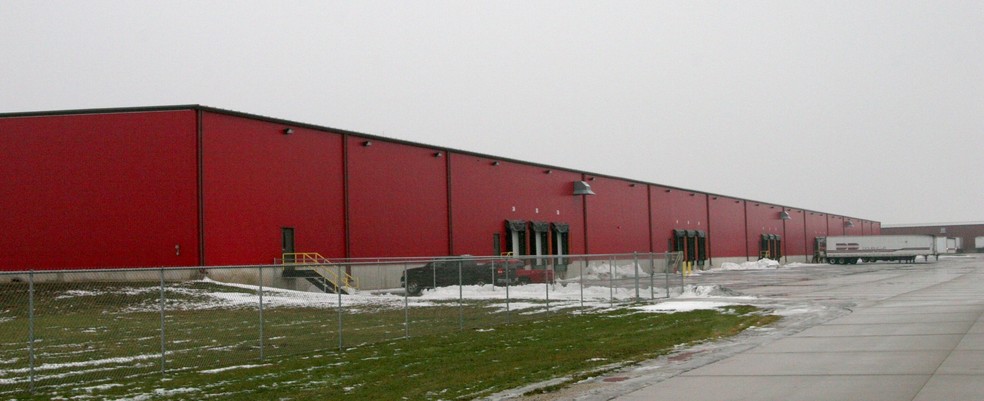 4800 Industrial Dr, Peru, IL à louer - Photo du bâtiment - Image 1 de 2