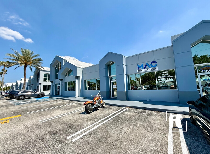 1800-1900 SE Port Saint Lucie Blvd, Port Saint Lucie, FL for lease - Building Photo - Image 1 of 23