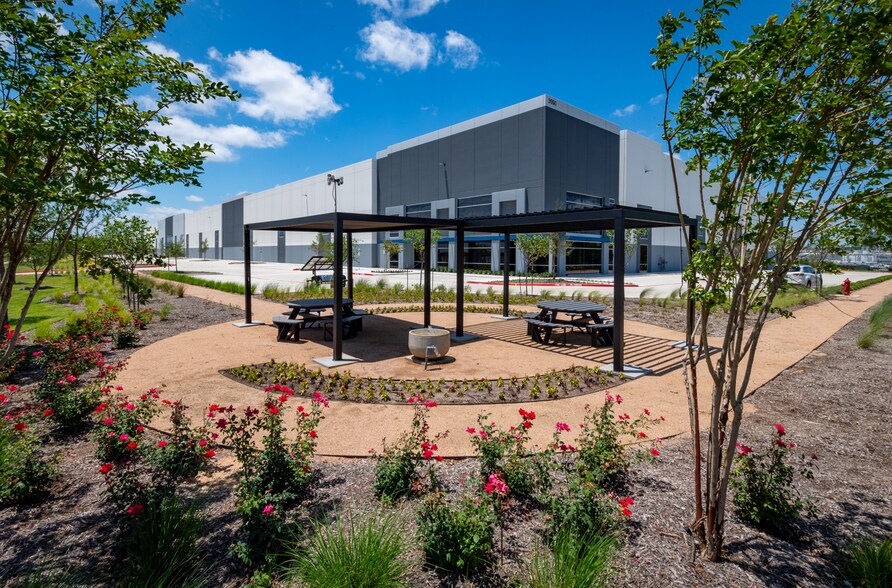 3550 Hardrock Rd, Grand Prairie, TX à louer - Photo du bâtiment - Image 3 de 5
