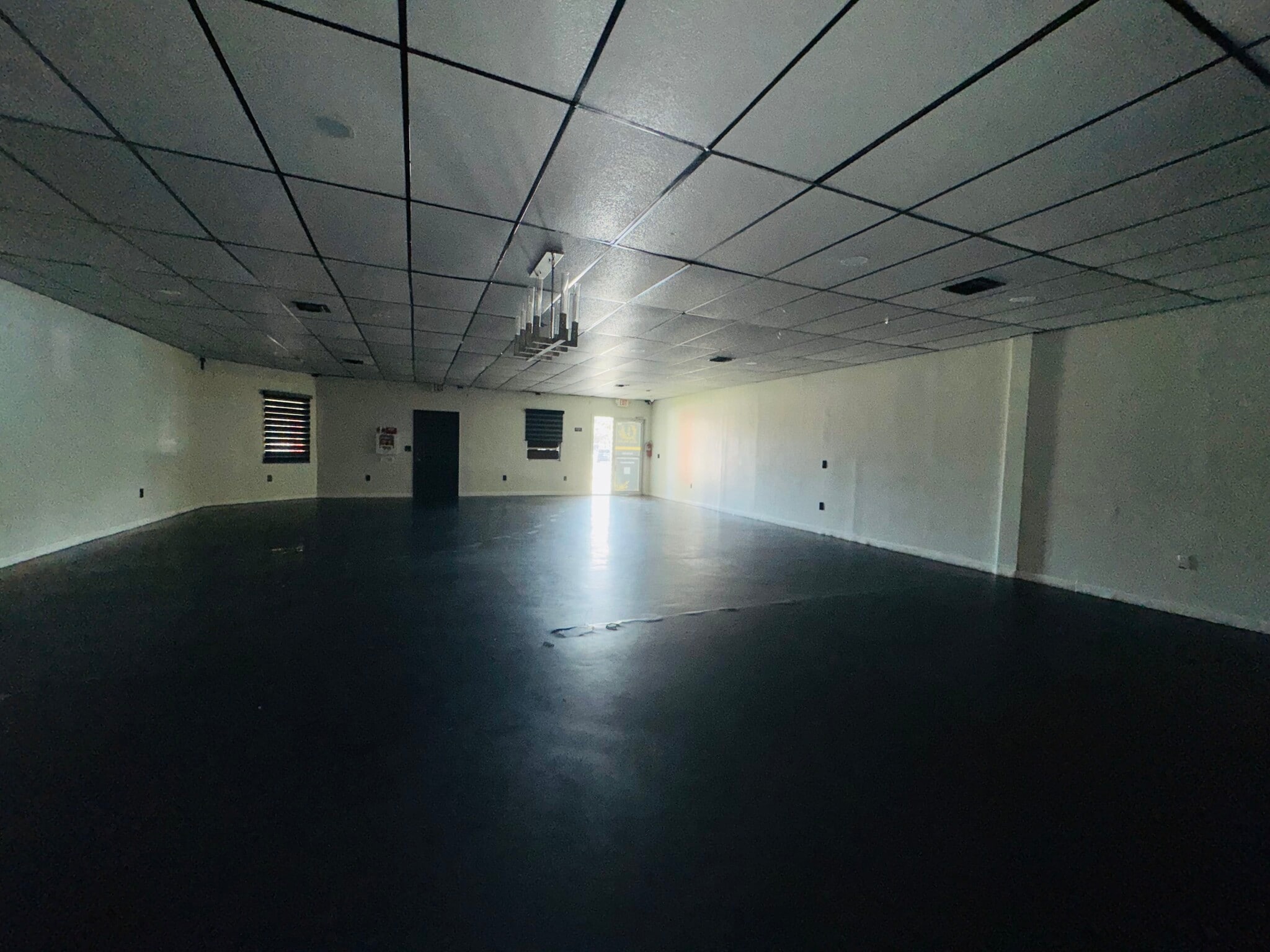 7331-7399 Davie Rd, Davie, FL for lease Interior Photo- Image 1 of 8