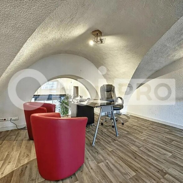 Office in Clermont-Ferrand for lease - Interior Photo - Image 3 of 3